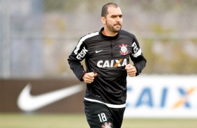 Danilo durante treino do Corinthians realizado no CT Joaquim Grava