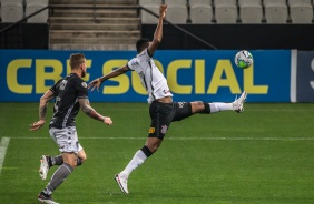 Atacante J no duelo entre Corinthians e Botafogo na Neo Qumica Arena