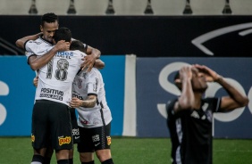 Elenco do Timo no jogo contra o Botafogo, na Neo Qumica Arena
