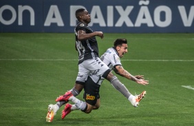 Gustavo Silva no duelo entre Corinthians e Botafogo na Neo Qumica Arena