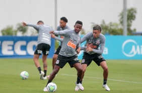 Cazares e Cantillo no primeiro treino do Corinthians depois da goleada para o Flamengo