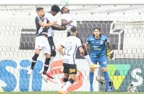Cssio e companheiros no empate entre Corinthians e Vasco, na Neo Qumica Arena, pelo Brasileiro