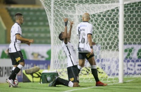 Cau eufrico com seu gol contra o Guarani, pelo Paulisto