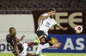 Volante Camacho durante jogo entre Corinthians e Ferroviria, na Fonte Luminosa