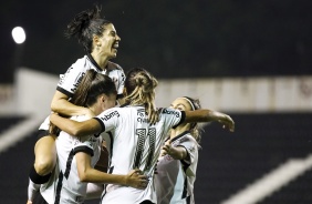 Elenco feminino comemora gol contra o Napoli, pelo Campeonato Brasileiro Feminino 2021