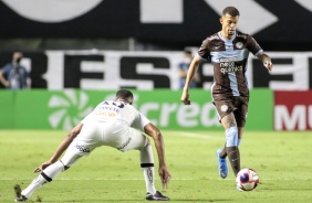 Joo Victor no jogo contra o Santos, na Vila Belmiro, pelo Campeonato Paulista