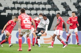 J, autor do gol do empate, durante o jogo entre Corinthians e Internacional