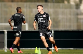 Lucas Piton durante treinamento do Corinthians no CT Dr. Joaquim Grava