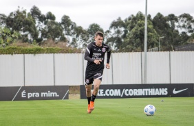Lucas Piton no ltimo treino do Corinthians antes do jogo contra o Grmio