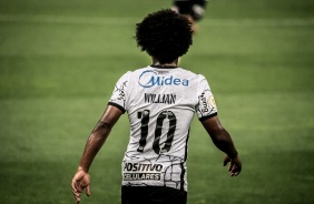 Willian fez sua estreia como jogador do Corinthians no jogo contra o Amrica-MG