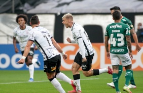 Rger Guedes comemorando um dos seus gols no jogo entre Corinthians e Palmeiras