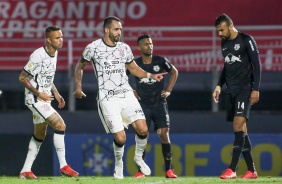 Renato Augusto comemorando seu gol no jogo entre Corinthians e Red Bull Bragantino