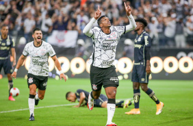 Giuliano e J em derrota do Corinthians contra o Santos nesta quarta-feira