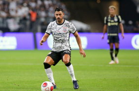 Giuliano em derrota do Corinthians para o Santos nesta quarta-feira