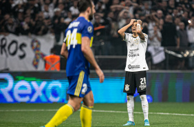 Adson durante jogo do Corinthians contra o Boca Juniors pela Libertadores