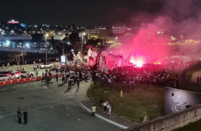 Torcida do Corinthians fez festa antes do jogo com o Boca