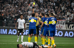 Willian e Mantuan durante jogo do Corinthians contra o Boca Juniors pela Libertadores