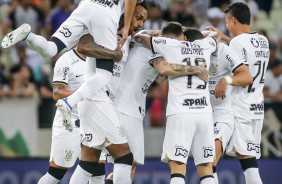 Adson, Raul Gustavo, Cantillo e Gustavo Silva comemoram gol do Corinthians contra o Cear