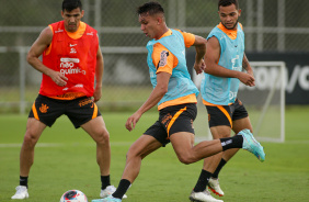 Balbuena, Giovane e Riquelme durante treino do Corinthians