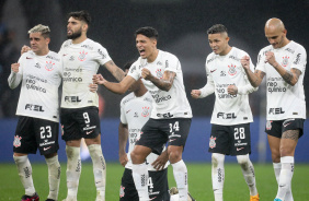Jogadores do Corinthians durante disputa de pnaltis contra o Atltico-MG