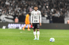Ruan Oliveira preparando para cobrar falta pelo Corinthians