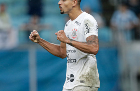 Lucas Verssimo comemorando gol marcado pelo Corinthians