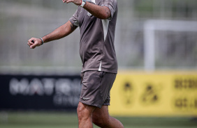 Antnio Oliveira em ao durante treino do Corinthians
