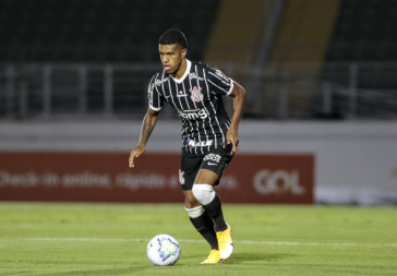 Lo Natel briga pela titularidade nas pontas do Corinthians