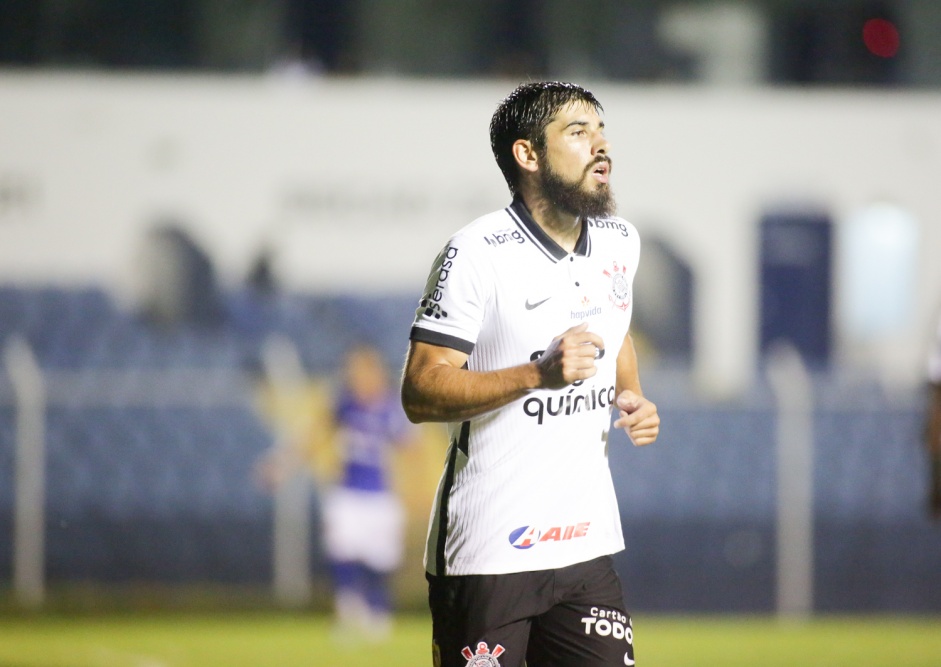Bruno Mndez foi um dos titulares do Corinthians contra o So Caetano neste domingo