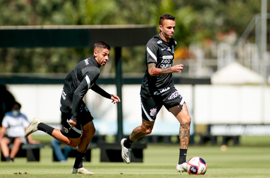 Luan  visto como soluo do meio de campo do Corinthians pelas recentes atuaes