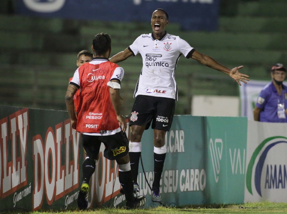 Cau muito feliz com o seu gol marcado no duelo entre Guarani e Corinthians, pelo Paulisto