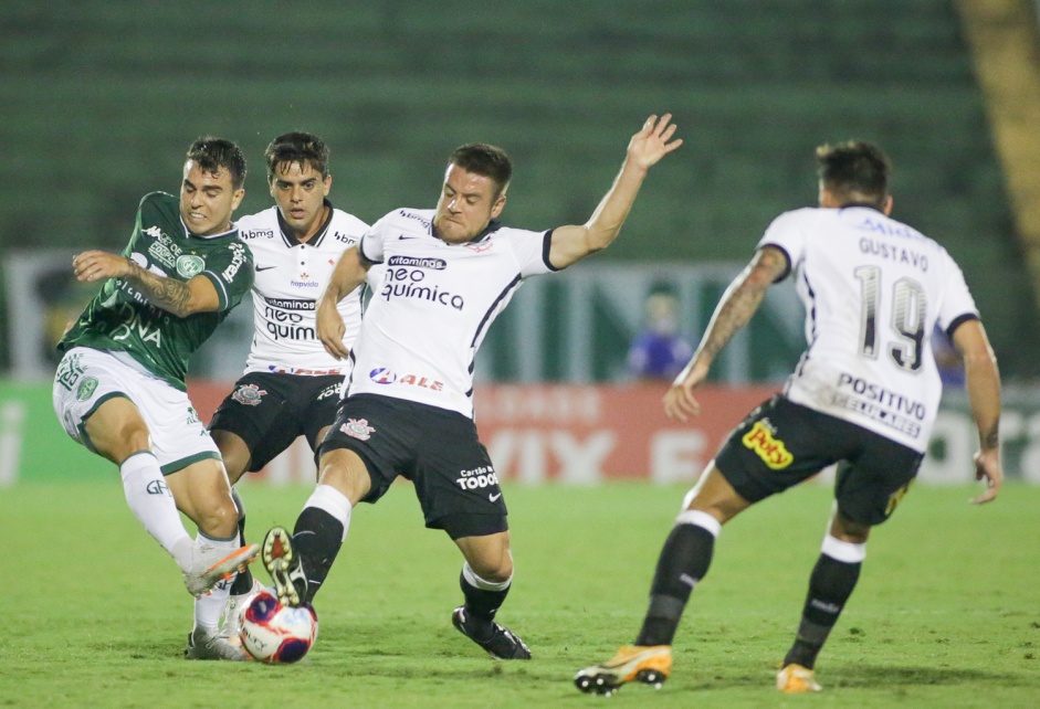 Fagner e Ramiro no jogo diante o Guarani, pelo Paulisto