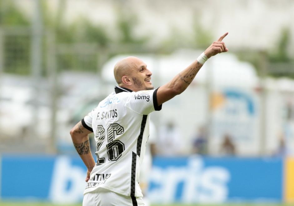 Fbio Santos comemorando seu gol na partida entre Corinthians e Amrica-MG, pelo Brasileiro