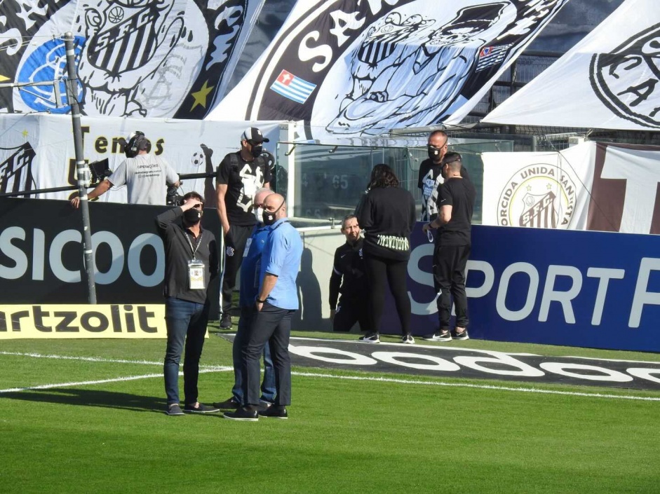 Dirigentes do Corinthians esto presentes na partida contra o Santos, pelo Brasileiro