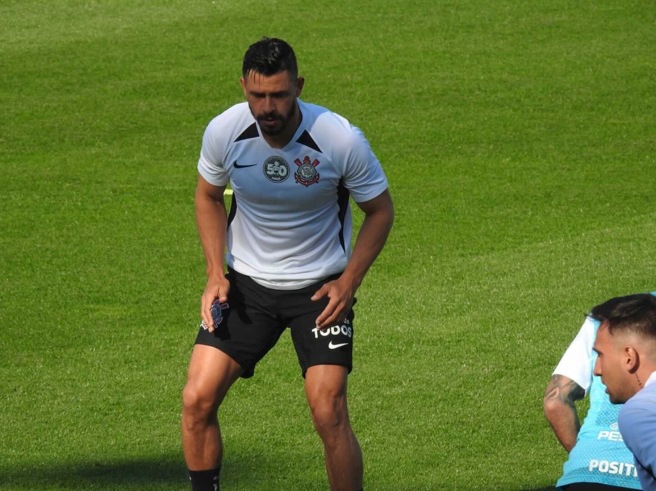 Giuliano ser titular pelo Corinthians, na Vila Belmiro, contra o Santos