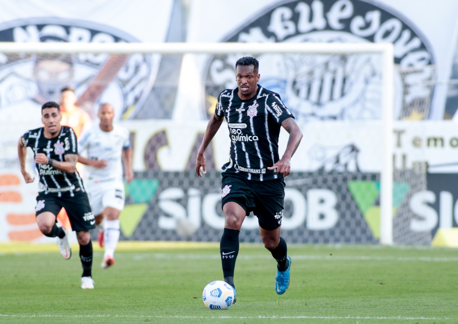 J durante empate entre Corinthians e Santos, pelo Brasileiro, na Vila Belmiro