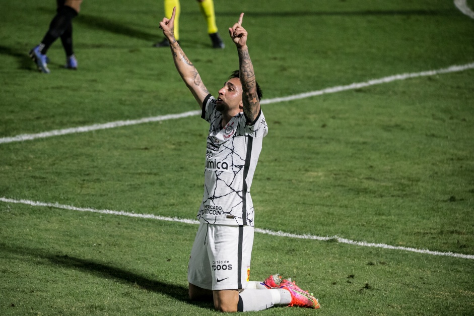 Mosquito comemora gol na partida entre Corinthians e Red Bull Bragantino, pelo Brasileiro