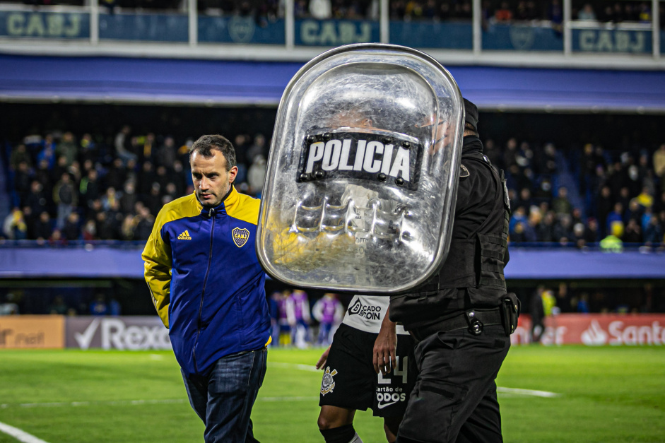 Boca Juniors vai pagar menos por casos de racismo do que Corinthians por infrao a artigo que trata de propaganda no banco de reservas