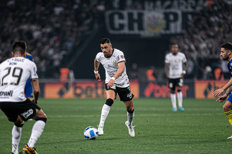 Giuliano durante jogo do Corinthians contra o Boca Juniors pela Libertadores