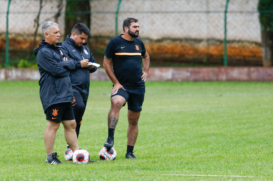 Edson Leivinha, Edu Vergueiro e Danilo durante treino do Corinthians Sub-20