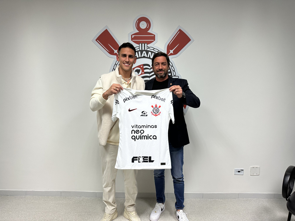 Rojas se torna o mais novo estrangeiro a vestir a camisa do Corinthians na histria