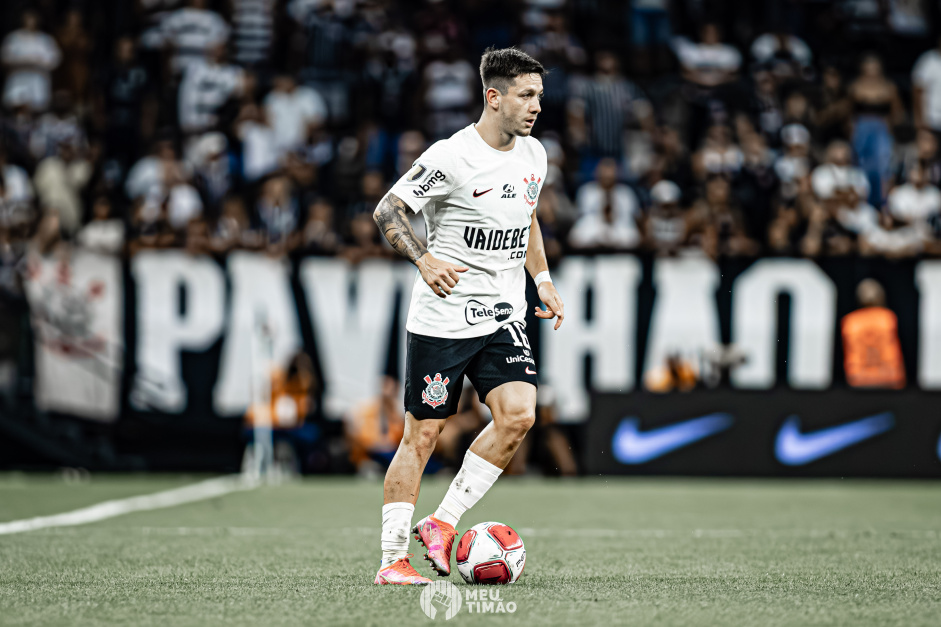 Rodrigo Garro est escalado entre os titulares do Corinthians